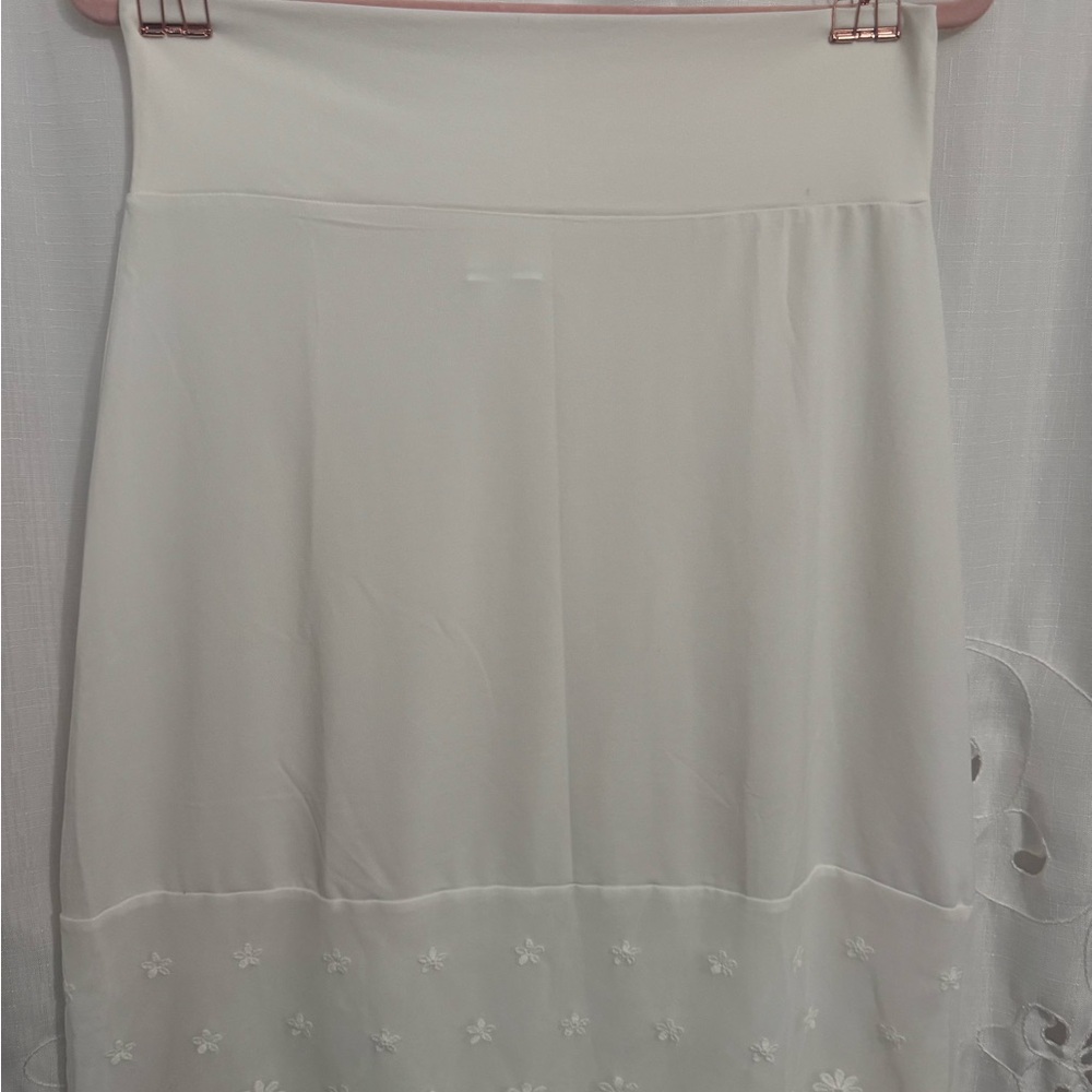 Peekaboo Chic Brand, White Slip/Skirt Extender with Floral Embroidered Lace